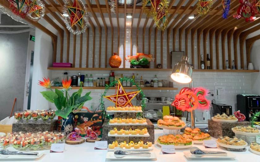 Setup bàn Teabreak Trung thu tại văn phòng