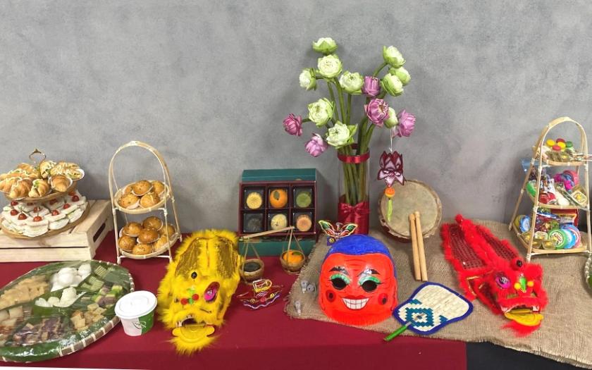Trang trí bàn Teabreak đèn lồng Trung thu