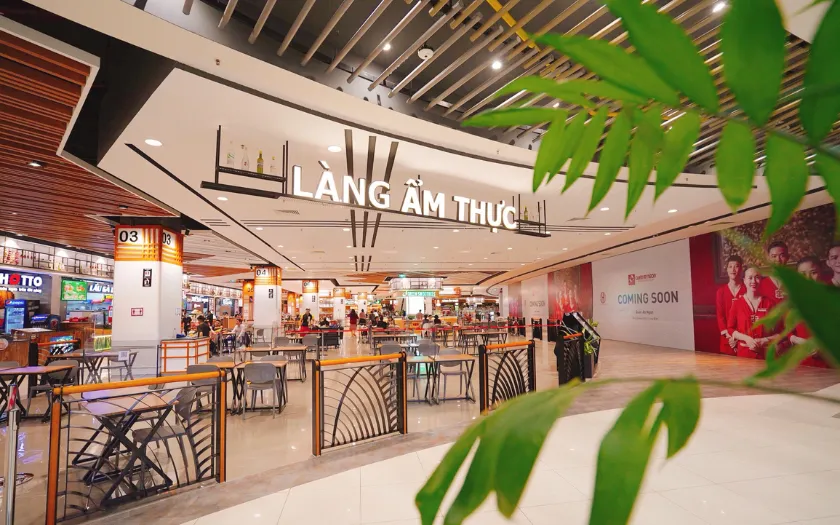 Khu ẩm thực trong Aeon Mall