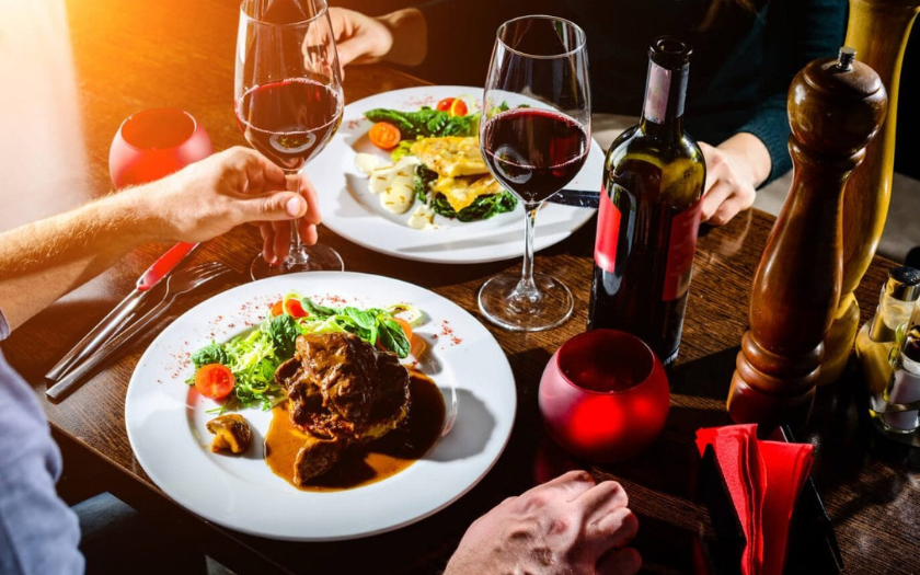 Tiệc banquet lãng mạn cho các cặp đôi