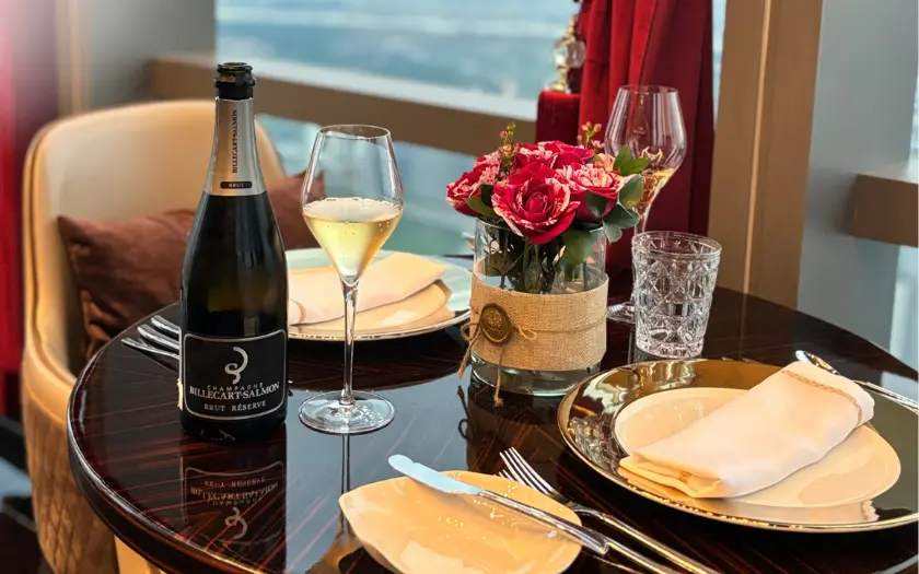 Nằm trên tầng 73 của Landmark 81, Truffle mang đến tầm nhìn ngoạn mục bao quát toàn cảnh Sài Gòn