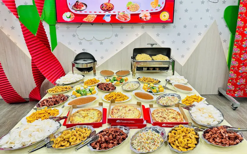 Bày trí bàn tiệc sinh động, khoa học
