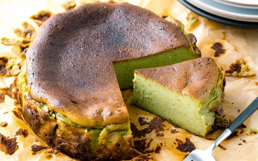 Thành phẩm Cheesecake trà xanh nướng thơm ngon, béo ngậy