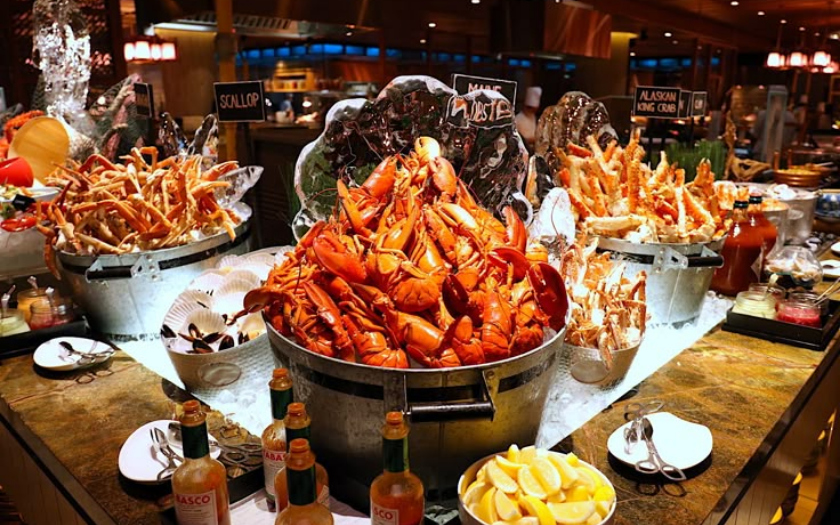 Tổ chức tiệc buffet nhà hàng với không gian sang trọng