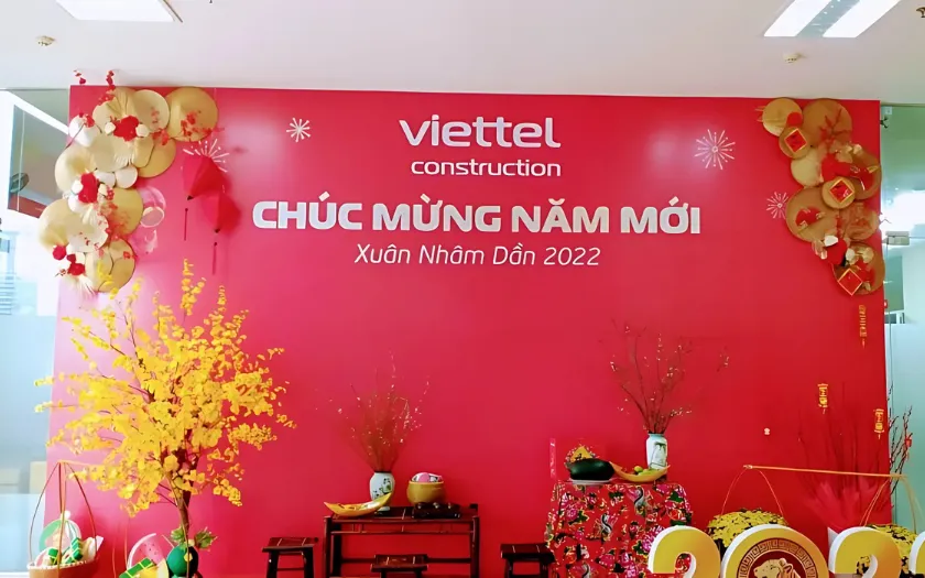 Viettel luôn sử dụng tông đỏ, phông chữ đặc trưng, nổi bật nhận diện thương hiệu