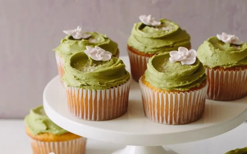 Cupcake trà xanh mang vị đắng nhẹ đặc trưng của matcha, hòa cùng vị ngọt béo tạo nên sự hài hòa tinh tế