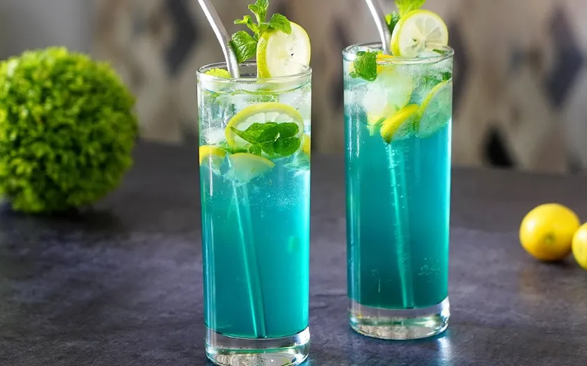 Blue Lagoon Mocktail với sắc xanh hấp dẫn