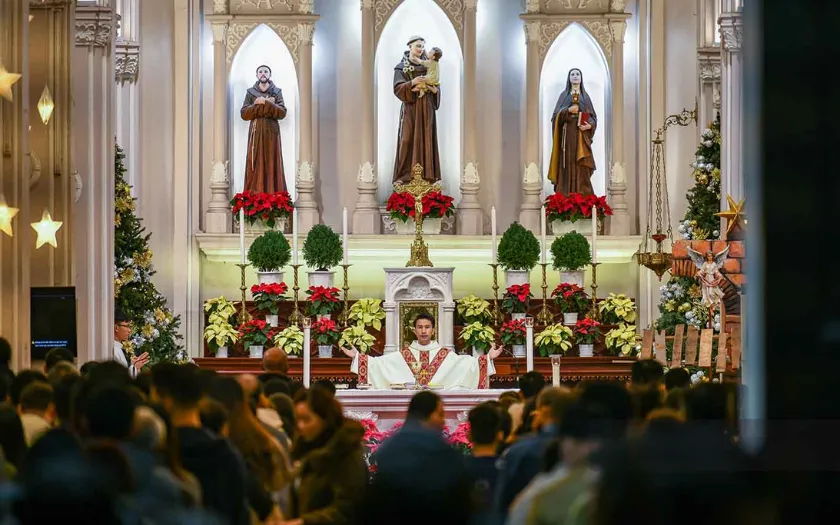 Đón Giáng sinh tại nhà thờ là trải nghiệm thiêng liêng và đầy cảm xúc