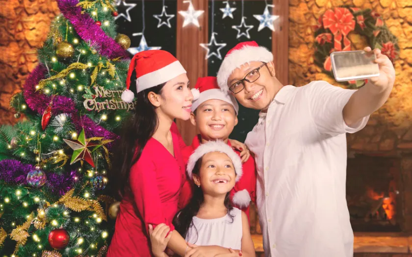 Chụp ảnh để lưu giữ trọn vẹn tinh thần Noel bên cạnh những người thân yêu