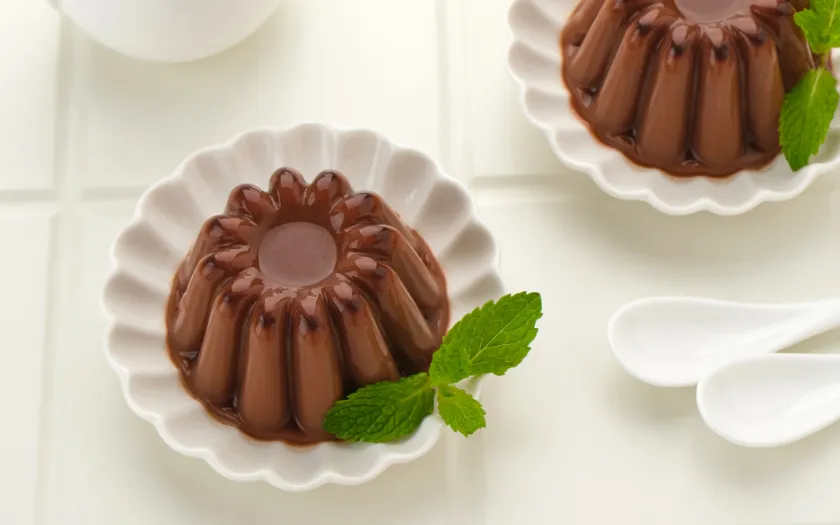 Pudding socola mềm mịn thơm mùi cacao, màu nâu hấp dẫn