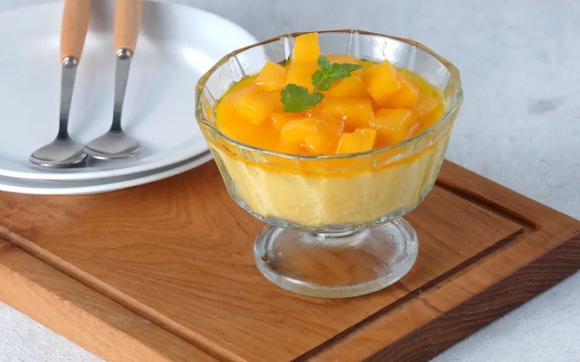 Pudding xoài vàng mịn, hương vị ngọt thanh béo nhẹ