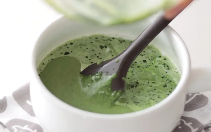 Bước 2: Trộn thêm các nguyên liệu còn lại vào hỗn hợp