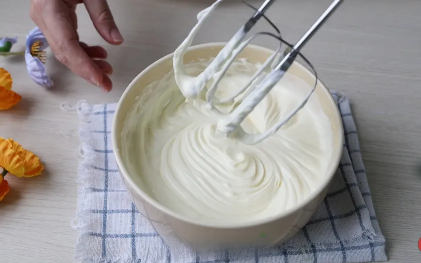 Bước 3: Làm phần nhân kem