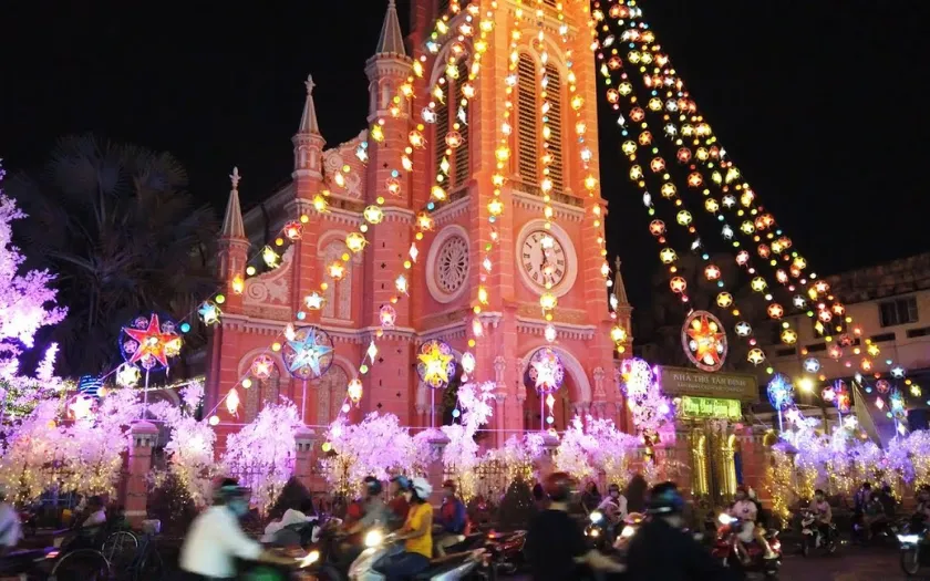 Nhà thờ Tân Định rực rỡ đón Giáng Sinh