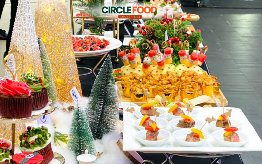 Bàn tiệc teabreak Giáng sinh được Circle Food bày biện chỉn chu