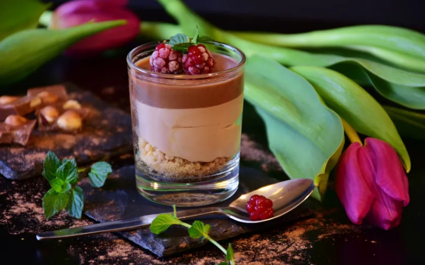 Mascarpone giúp lớp mousse giữ được kết cấu mềm nhẹ như mây