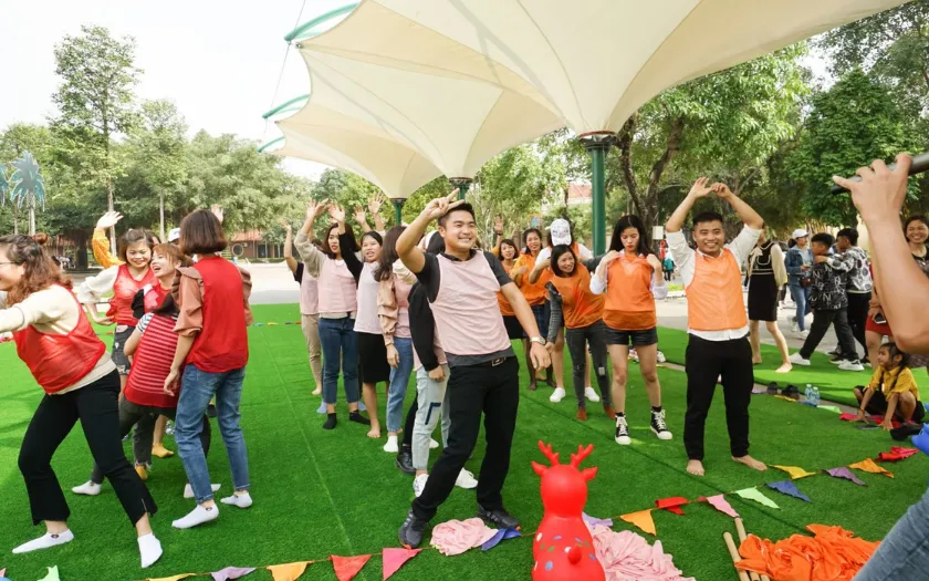 Teambuilding kết hợp Year End Party giúp tăng sự gắn kết tập thể