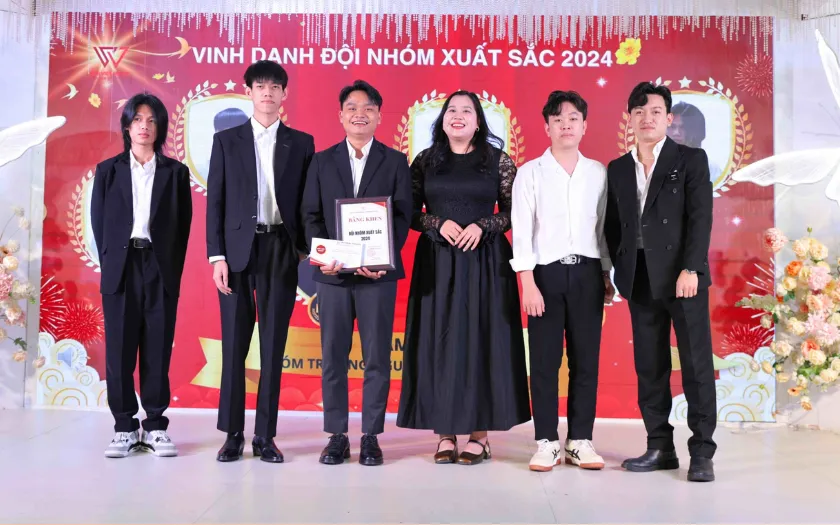 Ghi nhận và tôn vinh những cá nhân, tập thể có thành tích nổi bật trong năm