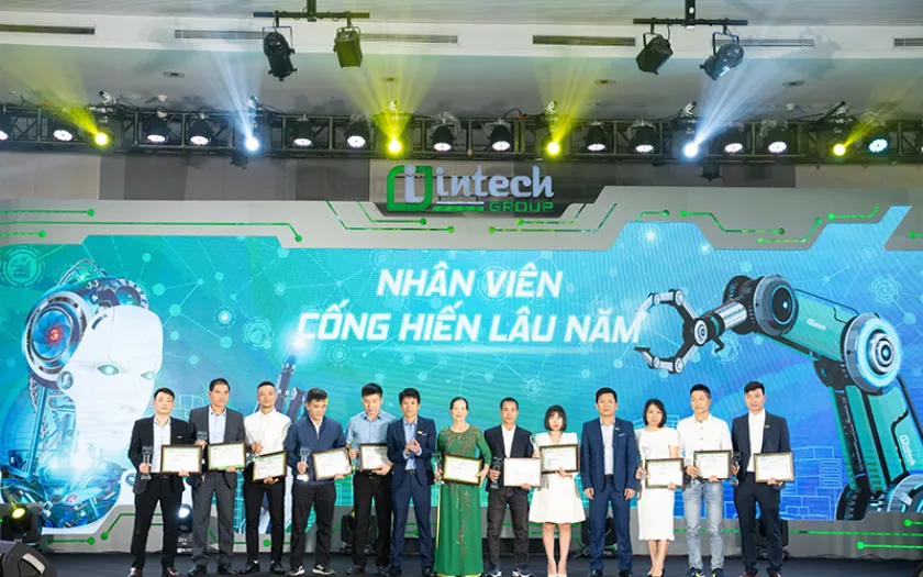 Một buổi lễ vinh danh và trao thưởng cho những đóng góp thầm lặng của cánh mày râu