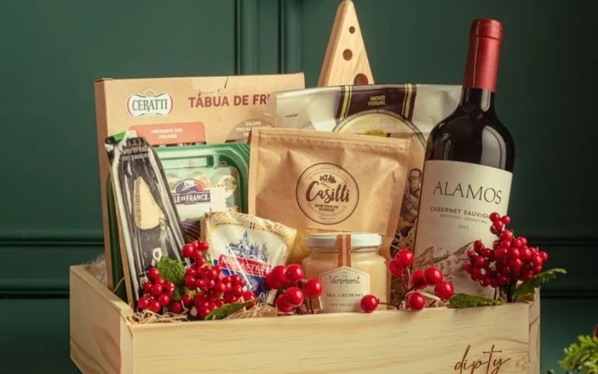 Giỏ quà Tết được đóng gói chỉn chu, đẹp mắt