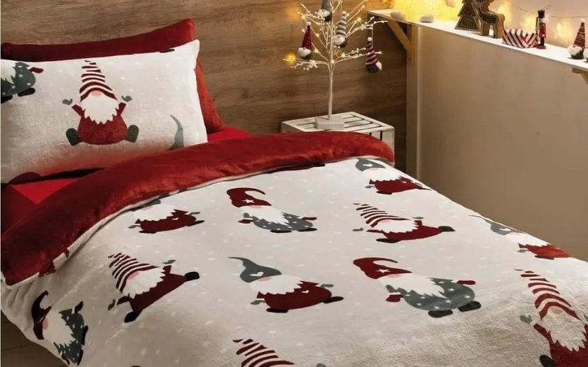 Bộ chăn gối mang đậm không khí lễ hội