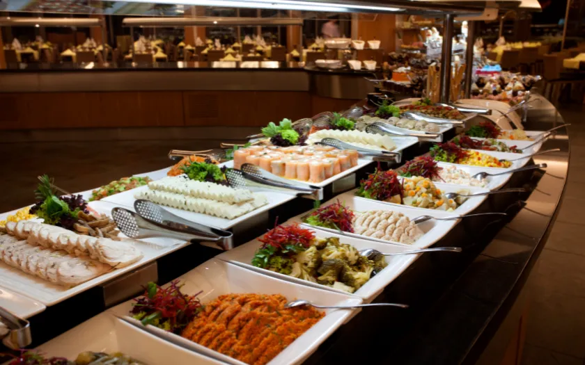 Tiệc buffet hay tiệc bàn khi muốn tổ chức bài bản