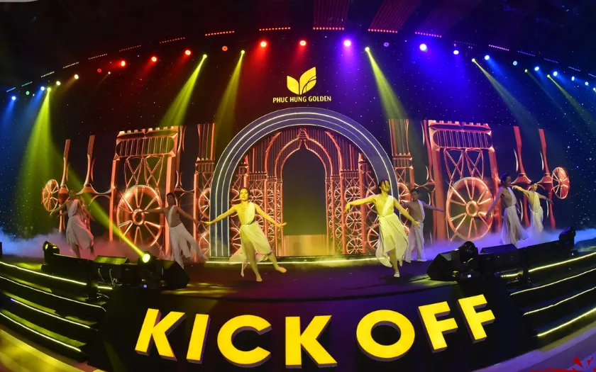 Gộp tiệc Tân Niên với buổi họp Kick-off để tiết kiệm hơn