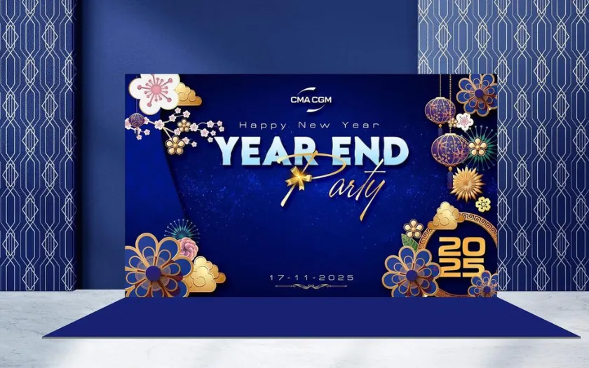 Sự kết hợp tinh tế giữa xanh navy quý phái và vàng ánh kim giúp nâng tầm đẳng cấp cho không gian