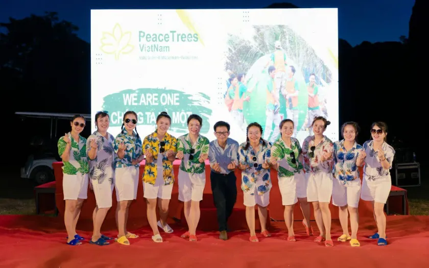 Hòa mình vào màu sắc và năng lượng sôi động của chủ đề Hawai