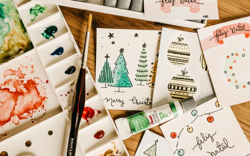 Viết và trang trí thiệp Giáng sinh thể hiện sự quan tâm và tình cảm chân thành