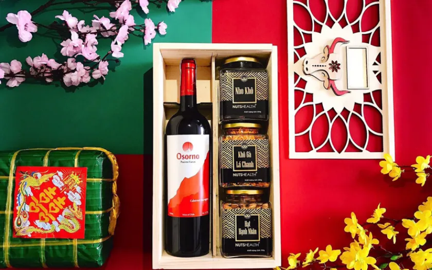 Set quà Tân Niên rượu vang cao cấp dành cho dịp Tết