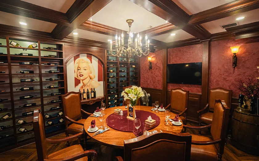 Phòng tiệc mang phong cách cổ điển tại Thế Giới Hải Sản 