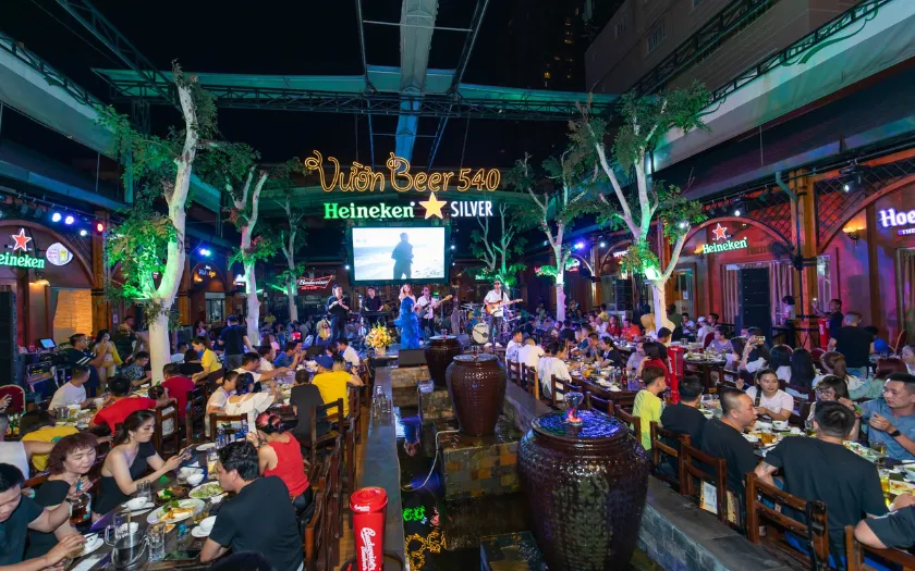 Không gian tiệc YEP sôi động, mới lạ tại Vườn Bia