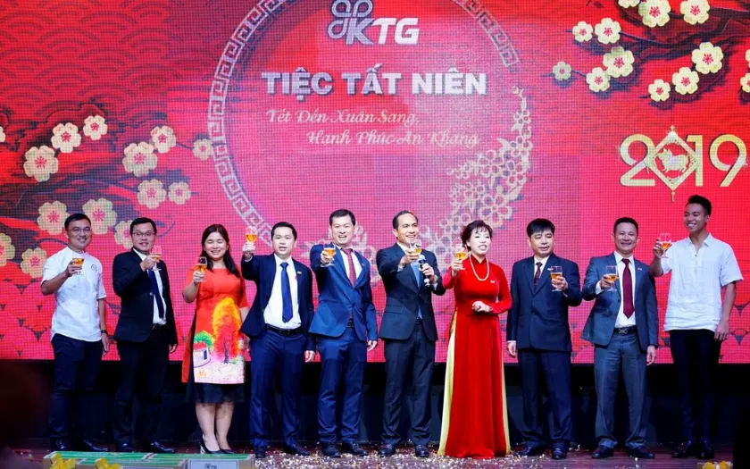 Tổ chức tiệc tất niên theo concept Sắc Tết Việt