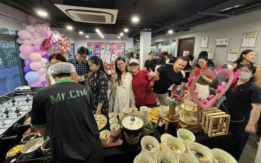 Live station mang tính trình diễn ẩm thực cao