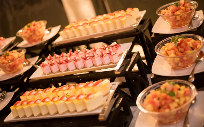 Các món ăn kèm giúp bữa tiệc buffet trở nên phong phú