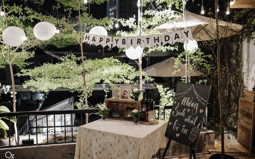 Tiệc sinh nhật trên rooftop