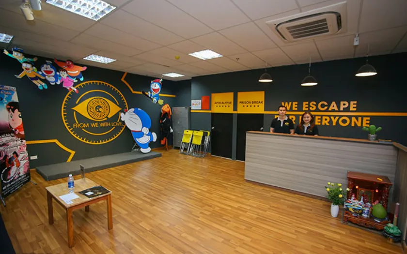 Không gian escape room kịch tính, thử thách giải đố và phối hợp thú vị dịp 8/3.