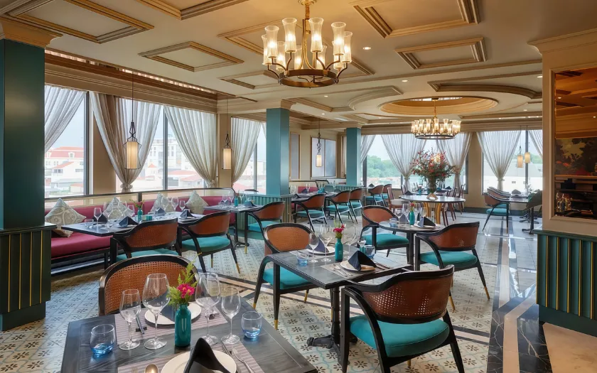 Không gian tinh tế và riêng tư tại Essence Restaurant Original