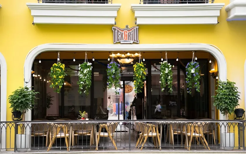 TexGrill Grand World là địa điểm đặt tiệc sinh nhật giá rẻ với không gian rộng và không khí thoải mái.