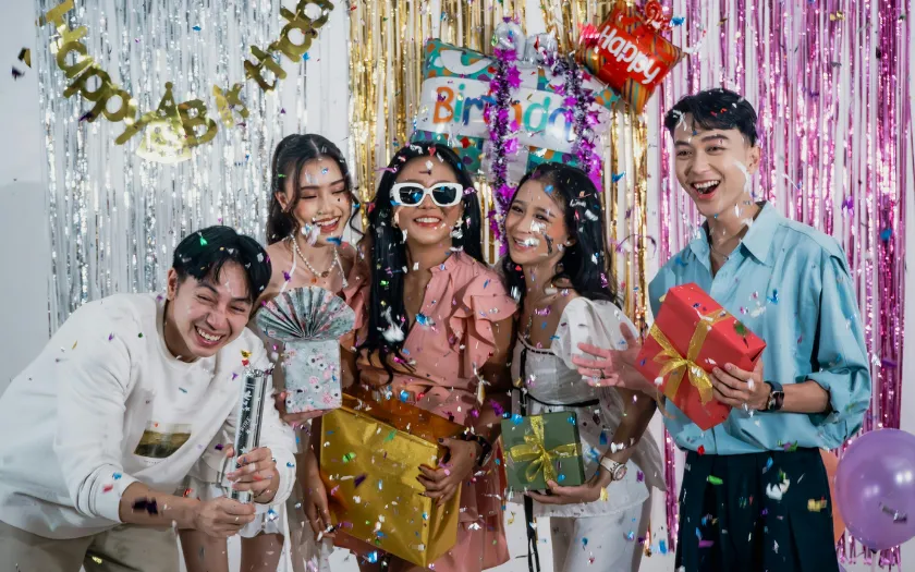 Kịch bản cần giữ được không khí xuyên suốt bữa tiệc