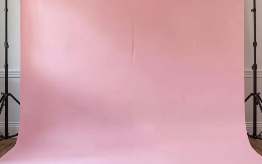 Chuẩn bị backdrop tiệc sinh nhật màu hồng (nguồn: Canva)