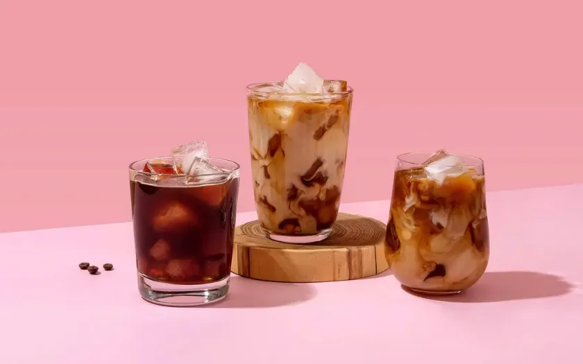 Cold brew có hương vị êm dịu và ít đắng hơn so với cà phê pha nóng