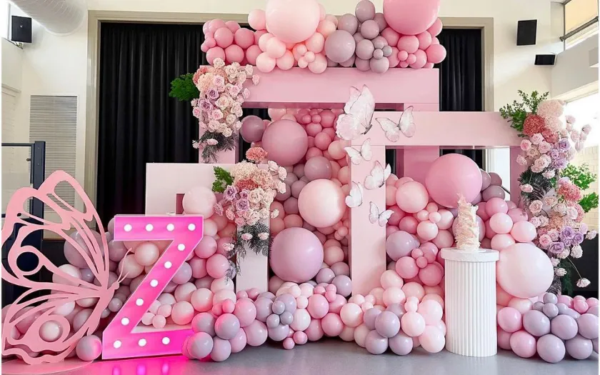 Bóng bay pastel và hình ngộ nghĩnh, phù hợp trang trí tiệc sinh nhật tại nhà cho bé