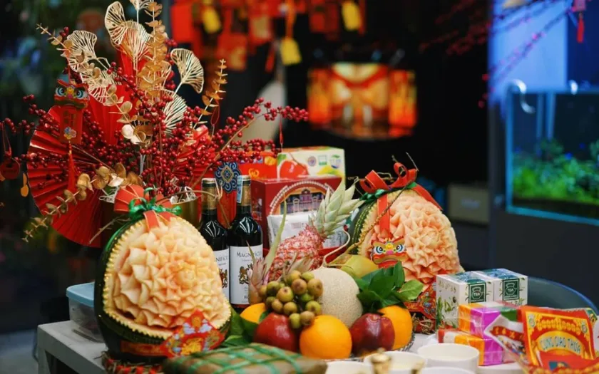 Chuẩn bị lễ vật cúng khai trương văn phòng đầy đủ, gọn gàng và trang trọng