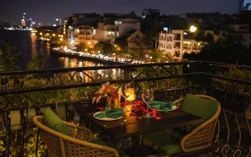 Ghé Flamant Bistro dệt nên kỷ niệm tiệc sinh nhật hai người lãng mạn