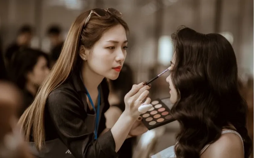 Hướng dẫn kỹ năng làm đẹp cơ bản giúp nâng cao hình ảnh chuyên nghiệp