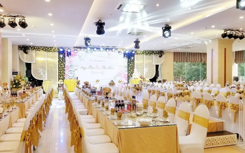 Không gian nhà hàng Eureka Tây Hồ – địa điểm đặt tiệc sinh nhật cho bé với không gian rộng và đẹp
