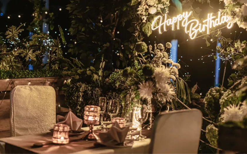 Thắp nến tiệc sinh nhật hai người giữa không gian mộng mơ Mars Venus Restaurant