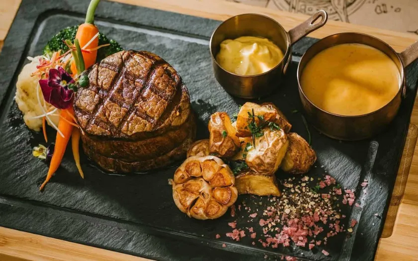 Thưởng thức steak sang trọng cho tiệc sinh nhật hai người tại GRILLE6 Steakhouse
